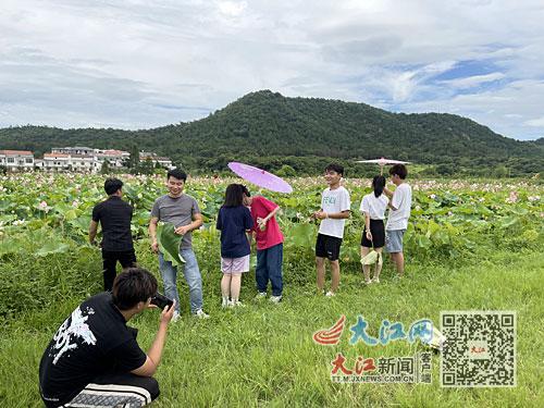 穿越农女种田记，在古代的田野上绽放现代智慧之花